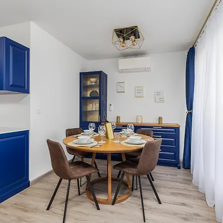 Venus - Corvin Penthouse Apartment *